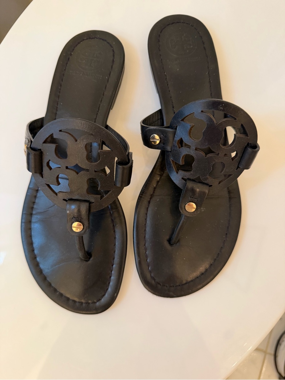 Women's Tory Burch Miller Thong Sandal , Size US 7.5 M - Black Leather - Picture 2 of 7